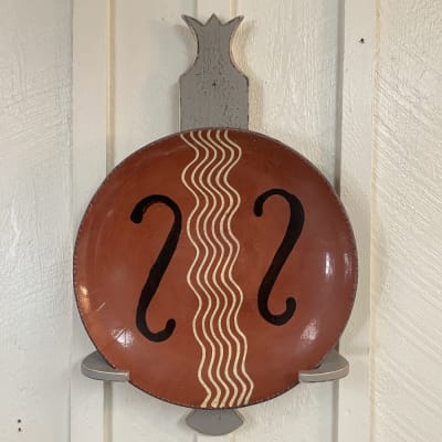 Large Shaker Hanging Plate Holder $95