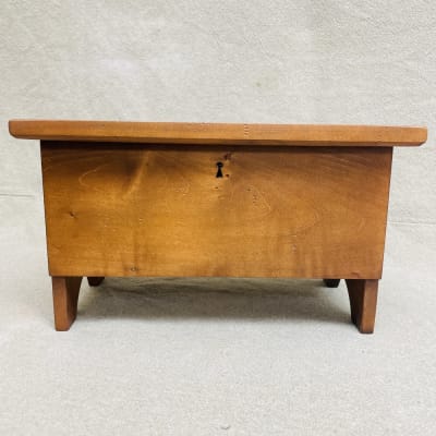 Shaker Lift Lid Box $155