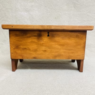 Shaker Lift Lid Box $155