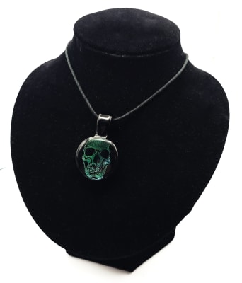 Pendant - Dichro Skull Image