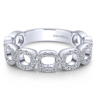 Circular diamond sections are set in diamonds shine over 14k white gold.