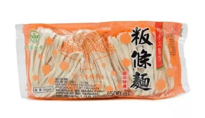 A pack of vegan Bang Tiao stir fry noodles, perfect for creating flavorful stir fries with vegetables, tofu, and your favorite sauces