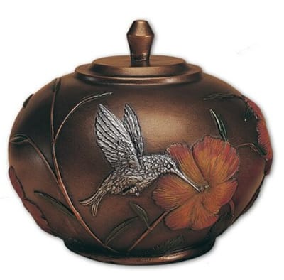 cremation urn humming bird
8.5x10
240ci
artist: quitlahuac
single inurnment