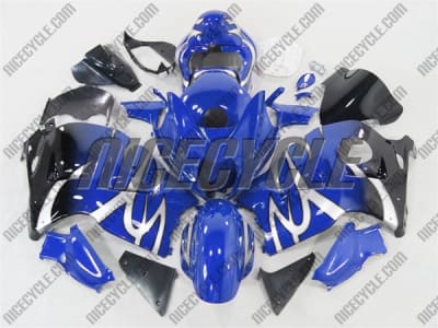 Suzuki GSX-R 1300 Hayabusa Silver Tribal on Blue Fairings