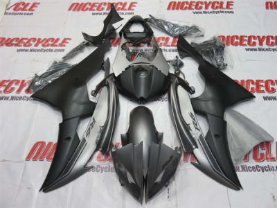 Yamaha YZF-R6 Matte Silver/Black Fairings