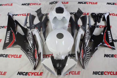 Yamaha YZF R6 Black/White Custom Fairings