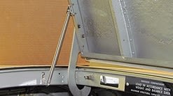 Baron Nose Baggage Door Holder