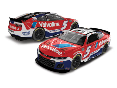 **Preorder** KYLE LARSON 2025 VALVOLINE CHAMPION 1:24 COLOR CHROME ARC DIECAST