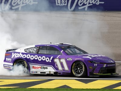**Preorder**DENNY HAMLIN 2026 YAHOO LAS VEGAS RACED WIN 1:24 GALAXY