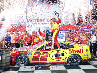 **Preorder** JOEY LOGANO 2026 SHELL/PENNZOIL NORTH WILKESBORO RACED WIN 1:24 COLOR CHROME ARC DIECAST