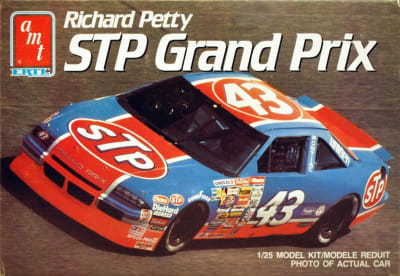 AMT #6728 1:25 Richard Petty #43 STP Pontiac Grand Prix