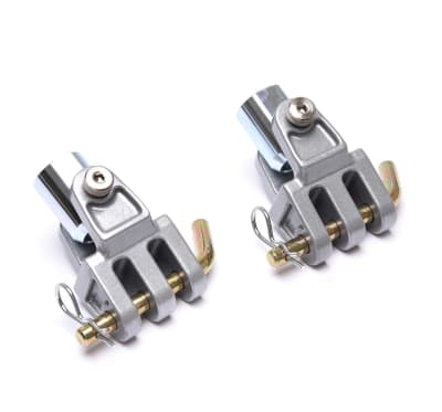 The Roadmaster 031-5 Tow Bar Adapter connects specific Roadmaster tow bars to Blue Ox baseplates. The "031-5" designation indicates it is for "new style" tow bars.