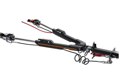 The Roadmaster Nighthawk 676 is an 8,000-pound capacity tow bar that features built-in LED lights for enhanced visibility. Its aluminum and stainless steel construction is designed for durability and corrosion resistance, while the "non-binding" design.