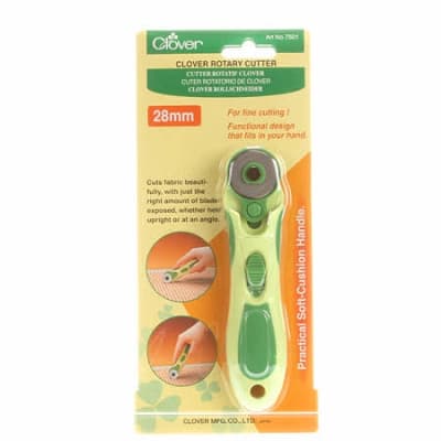 CLOVER 28 mm Soft Grip Rotary Cutter