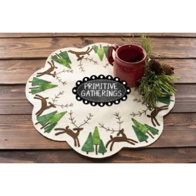 Reindeer Games Wool Applique Pattern from Primitive Gatherings
