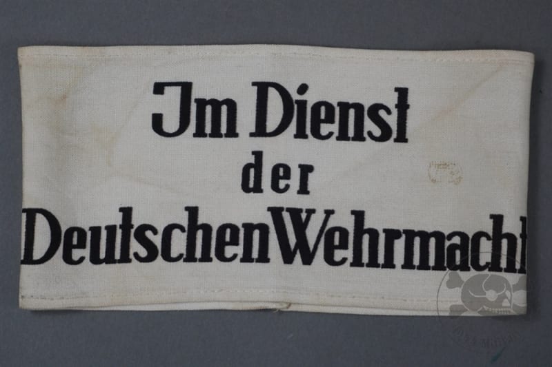 Original German WWII Im Dienst der Deutschen Wehrmacht Armband