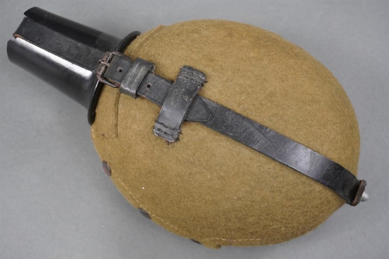 フランス製 トレイ＆ランナー Original German WWII Matching 1 Liter Canteen MN 41