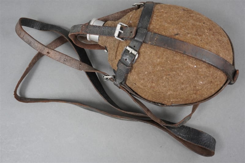 Original German WWII GebirgsjÃ¤ger 1 Liter Canteen Without Cup