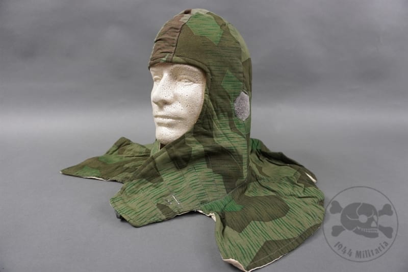 Original German WWII Splinter A Camouflaged/Reversible To White Winter Head Toque (Kopfhaube) Original German WWII Splinter A Camouflaged/Reversible To White Winter Head Toque (Kopfhaube)