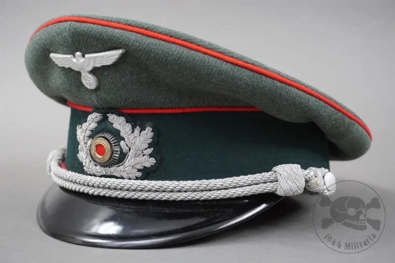 Original German WWII Heer Officer's Artillery Visor Cap Size 57