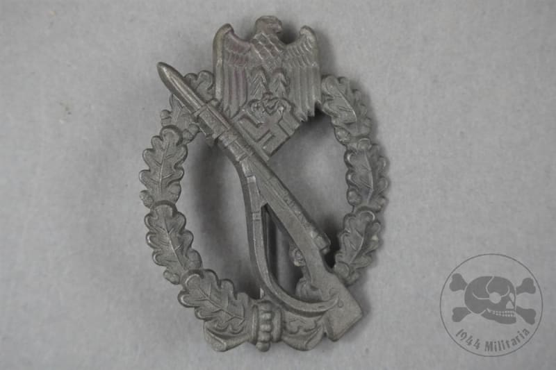 Original German WWII Infantry Assault Badge In Bronze (Unmarked