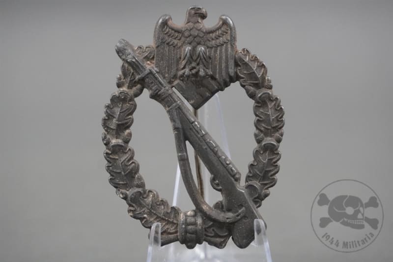 Original German WWII Infantry Assault Badge In Silver