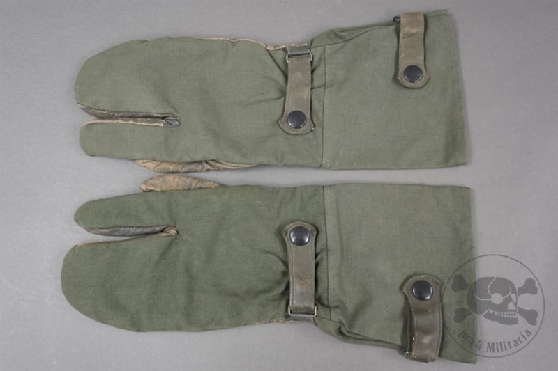 Original German WWII Motorcycle/Dispatch Rider Gloves Original German WWII Motorcycle/Dispatch Rider Gloves