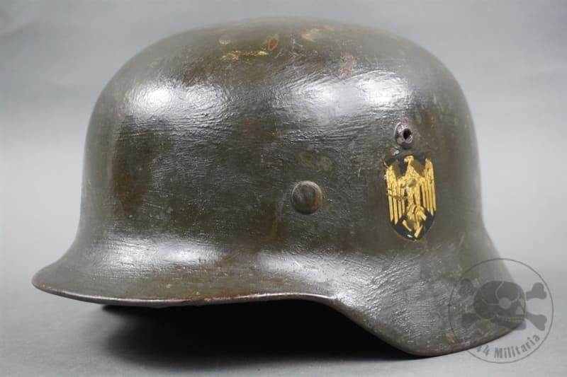 Original German WWII Heer Single Decal M35 Helmet Original German WWII Heer Single Decal M35 Helmet
