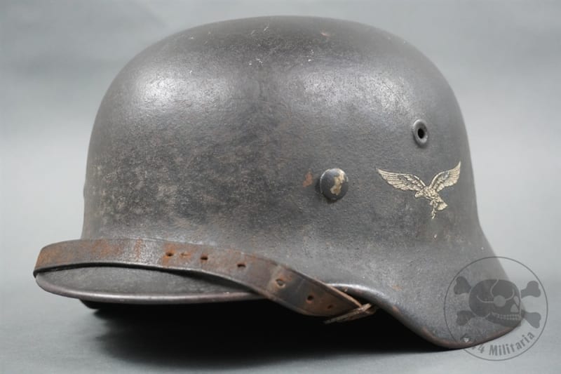Original German WWII Luftwaffe M40 Single Decal Helmet SE64