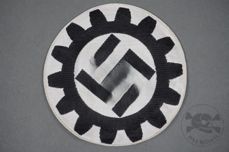 Unissued Original German WWII Deutsche Arbeitsfront Sport Shirt Patch