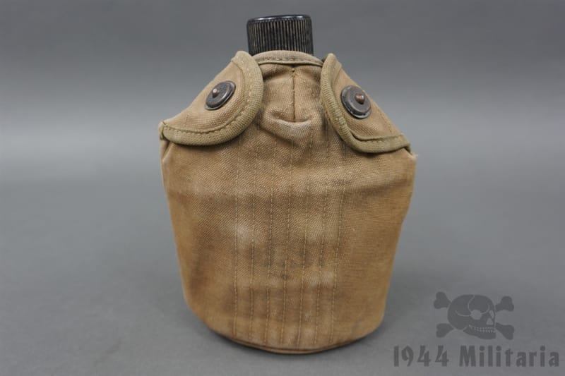 Original US WWII Canteen Set Dated 1945