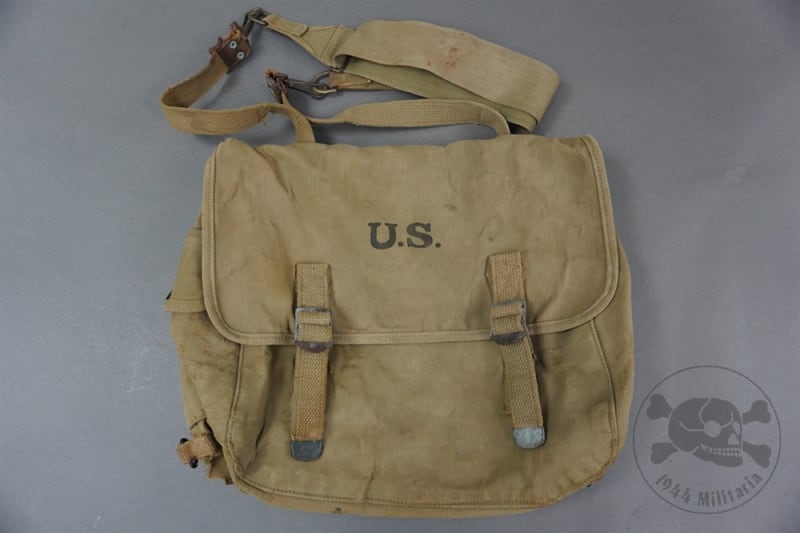 Original US WWII Musette Pouch Marked And Dated 1942 With GP Strap