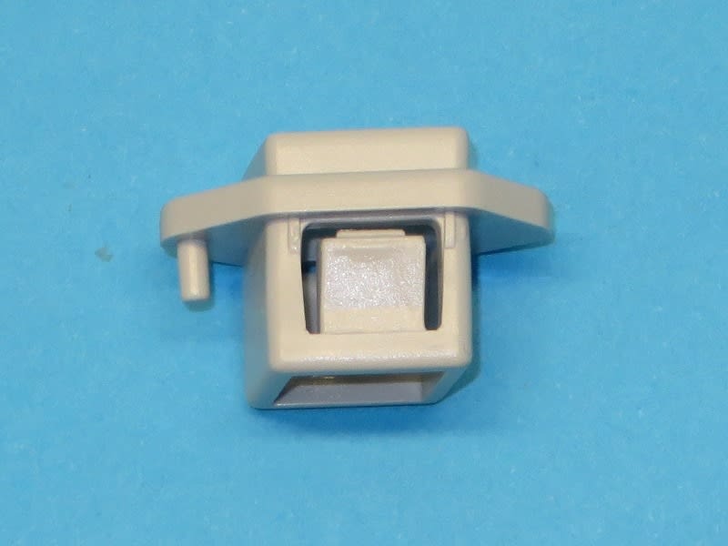 413867 DOOR GLASS GUIDE WM-70