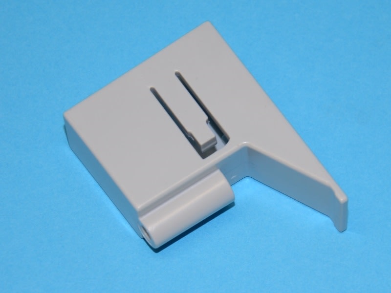 556250 DOOR LATCH HOLDER TD-75/85