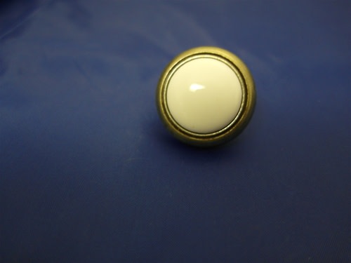HABK-WP KNOBS ANTIQUE BRASS WHITE