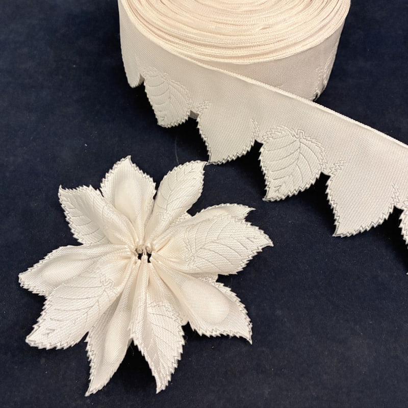 Biella Ribbon Flower Roll in Ivory
