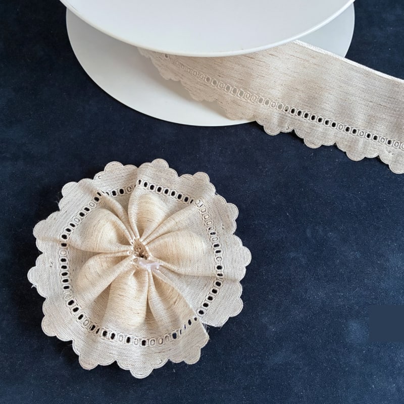 Matera Ivory Ribbon Flower Roll
