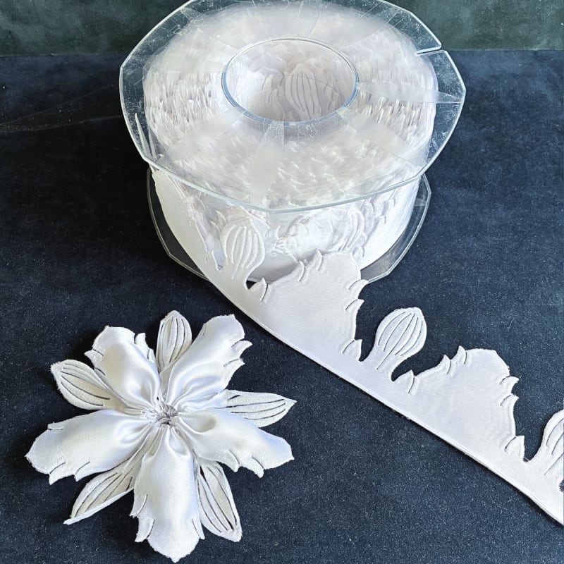 White White Pisa Confetti Flower Ribbon Roll for DIY Italian wedding favors with jordan almonds