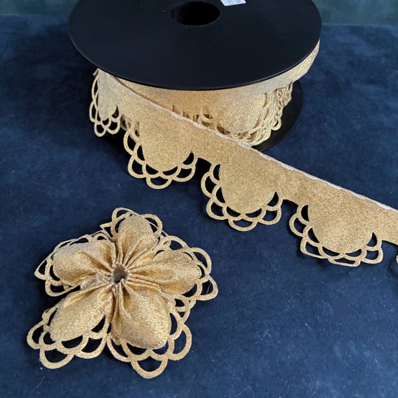 Tivoli Gold Confetti Ribbon Flower Roll with leaf design