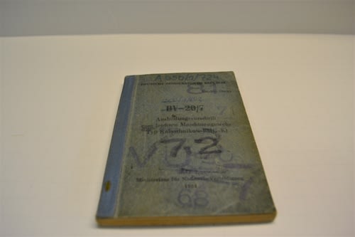 ORIGINAL 1964 EAST-GERMAN RPK MANUAL.160 BLACK/WHITE PAGES FULL OF INFORMATION.
A COLLECTOR DELIGHT.IN GERMAN LANGUAGE.FOR THIS EVERYBODY SHOULD LEARN GERMAN.