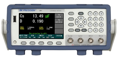 B&K Precision 891 - Banco Medidor LCR, Parámetros de Medición (C/L/R/G/B/Y/D/Q/θ/DCR), Frecuencias de Prueba (20 Hz - 300 kHz) con 4 Dígitos de Resolución, Niveles de Prueba Seleccionables (0.5 Vrms y 1 Vrms), Mejor Precisión de 0.05%.