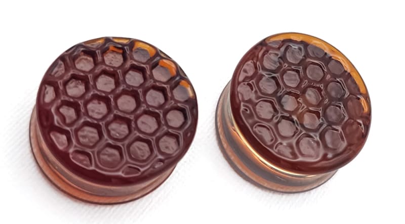 26mm - Amber Honeycomb Texture