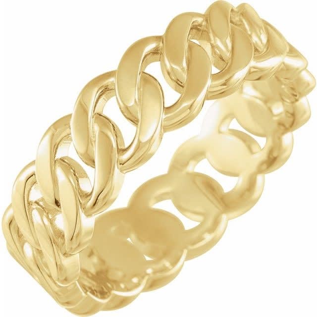 This 14k chain link ring can be worn on any finger to make a fashionable statement.