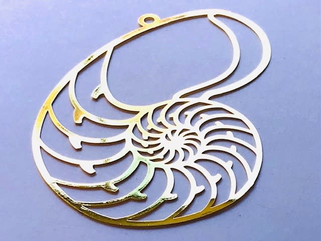 YA-307-SM Nautilus 18k gold plated 3" grid