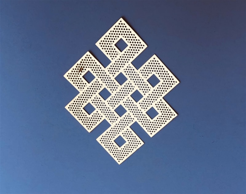 YA-91-SM Endless Knot 3" Grid 18k Gold plated