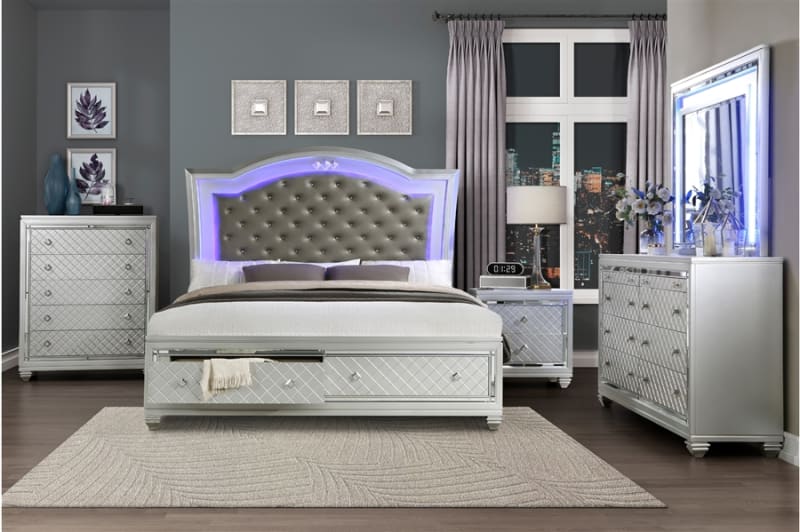 Leesa Queen Bed in Silver Finish by Home Elegance - HEL-1430-1