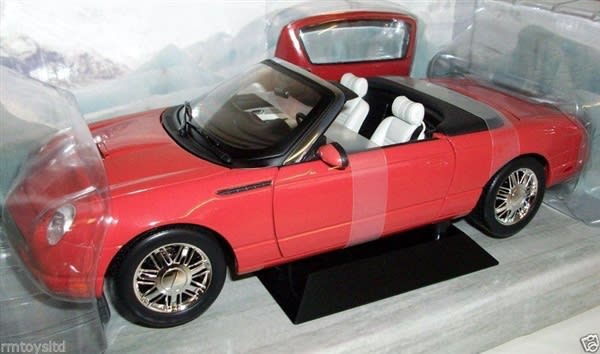 2002 Ford Thunderbird "James Bond 007 'Die Another Day' (1/18) Rare Diecast (fs)