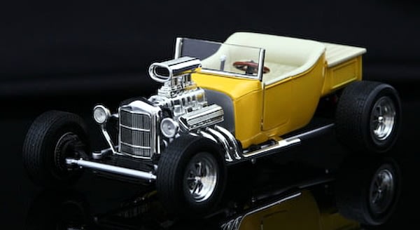 アメリカンマッスル 1/18 FORD T-BUCKET ファイアパターン アメリカン