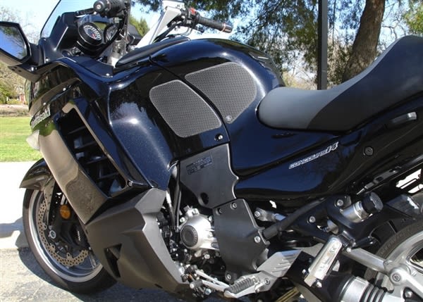 Kawasaki Concours Tank Grip Kawasaki Concours Tank Grip