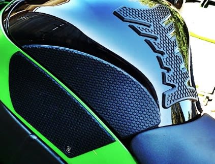 Kawasaki ZX10R Tank Grip